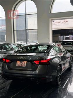 نیسان ئەلتیما